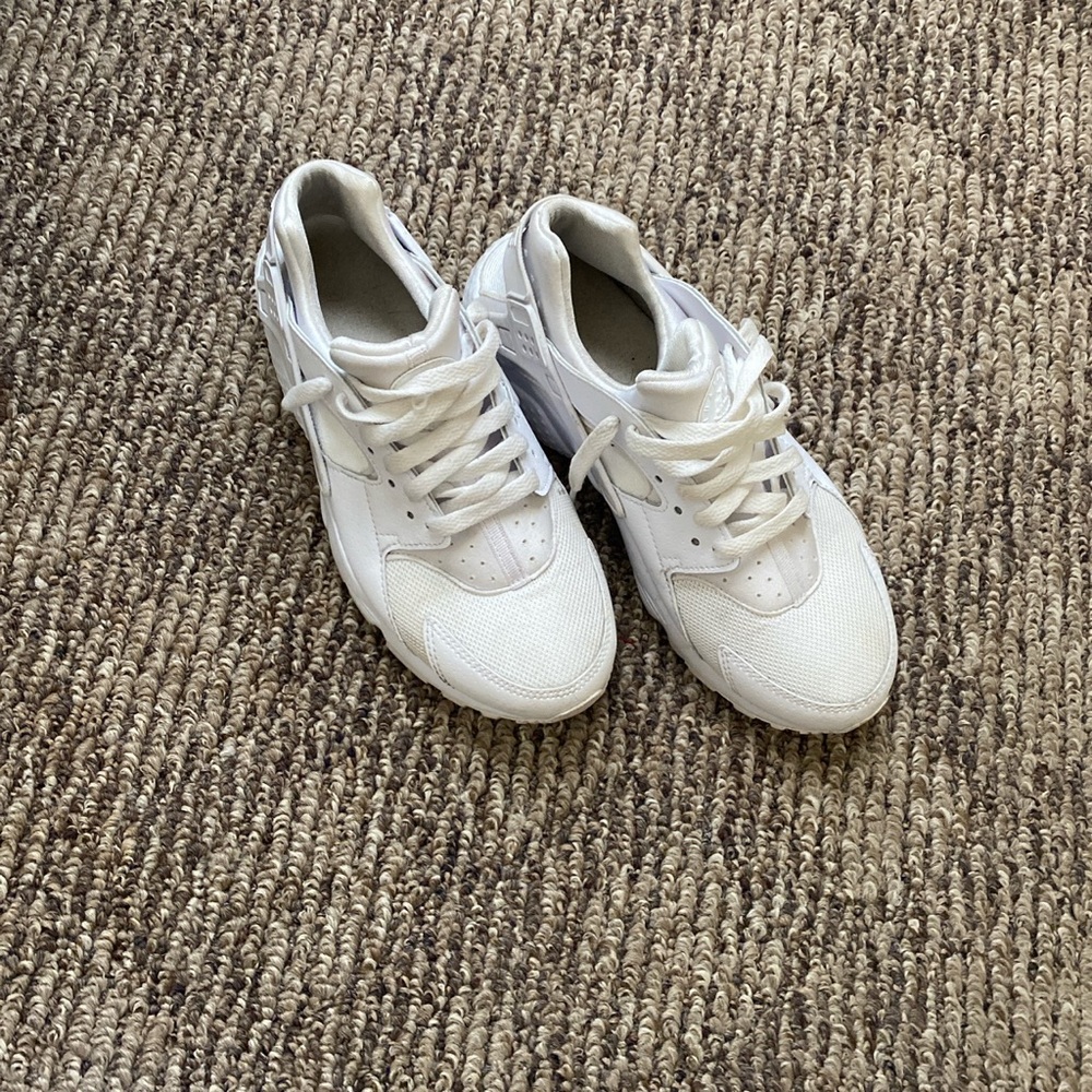 Nike Huaraches sneakers